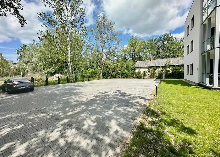 Premium By Hi5 - One-bedroom アパート Zamárdi